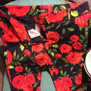 Navy & Red Size 12 NY&C Capri Pants